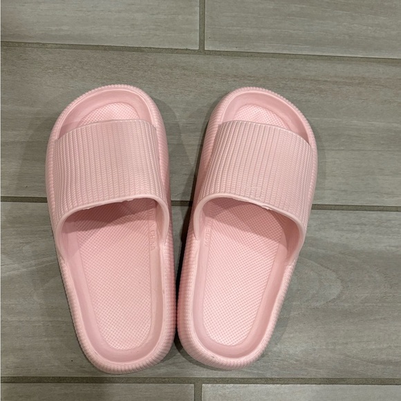 Cozy Pink Women's Slide Slippers - Picture 1 of 9